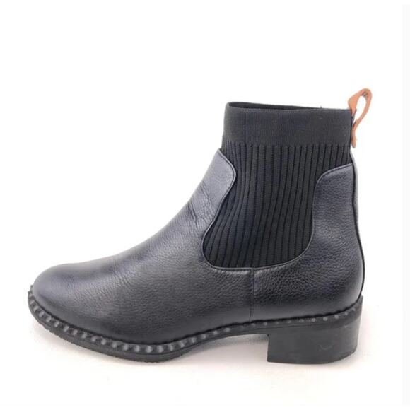Gentle Souls Best Chelsea Ankle Booties 7.5 Black Leather Kenneth Cole Comfort - Picture 1 of 9